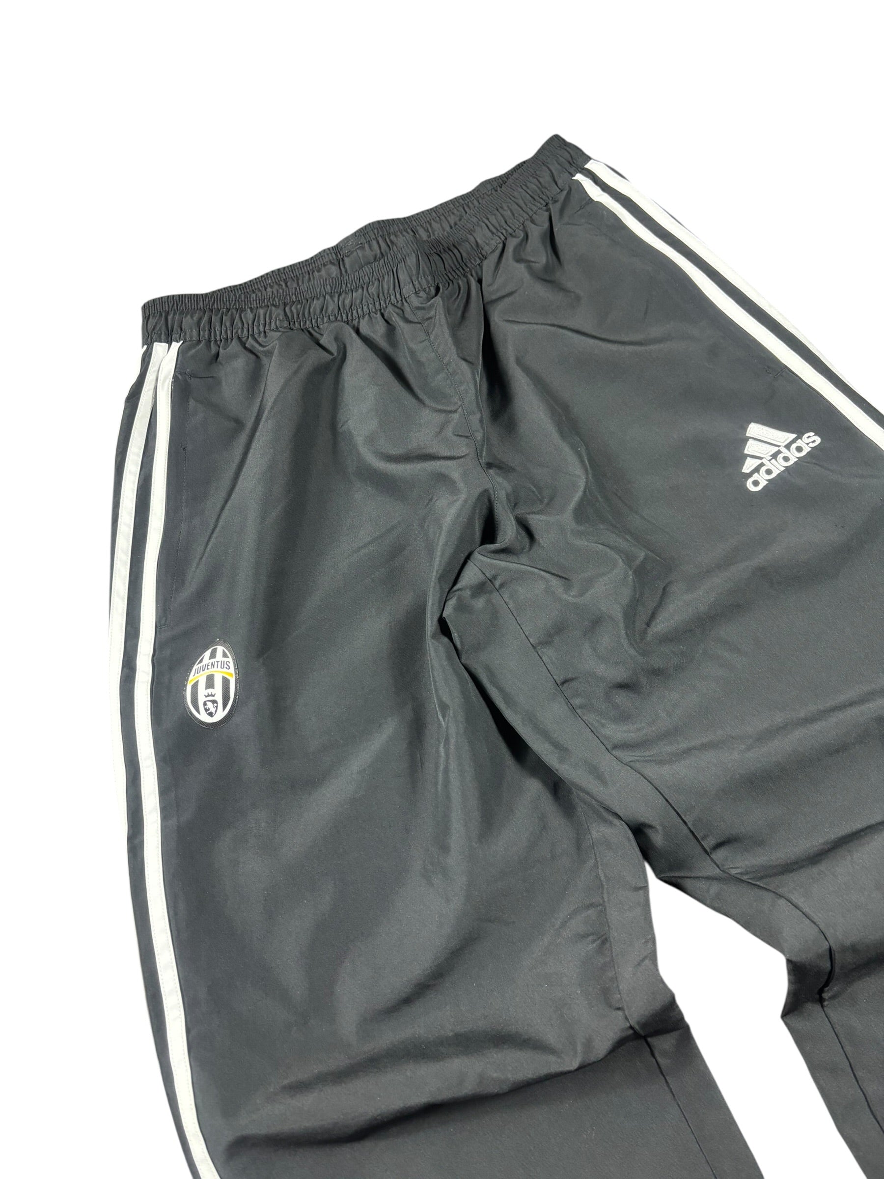Juventus x Adidas Tracksuit (M)