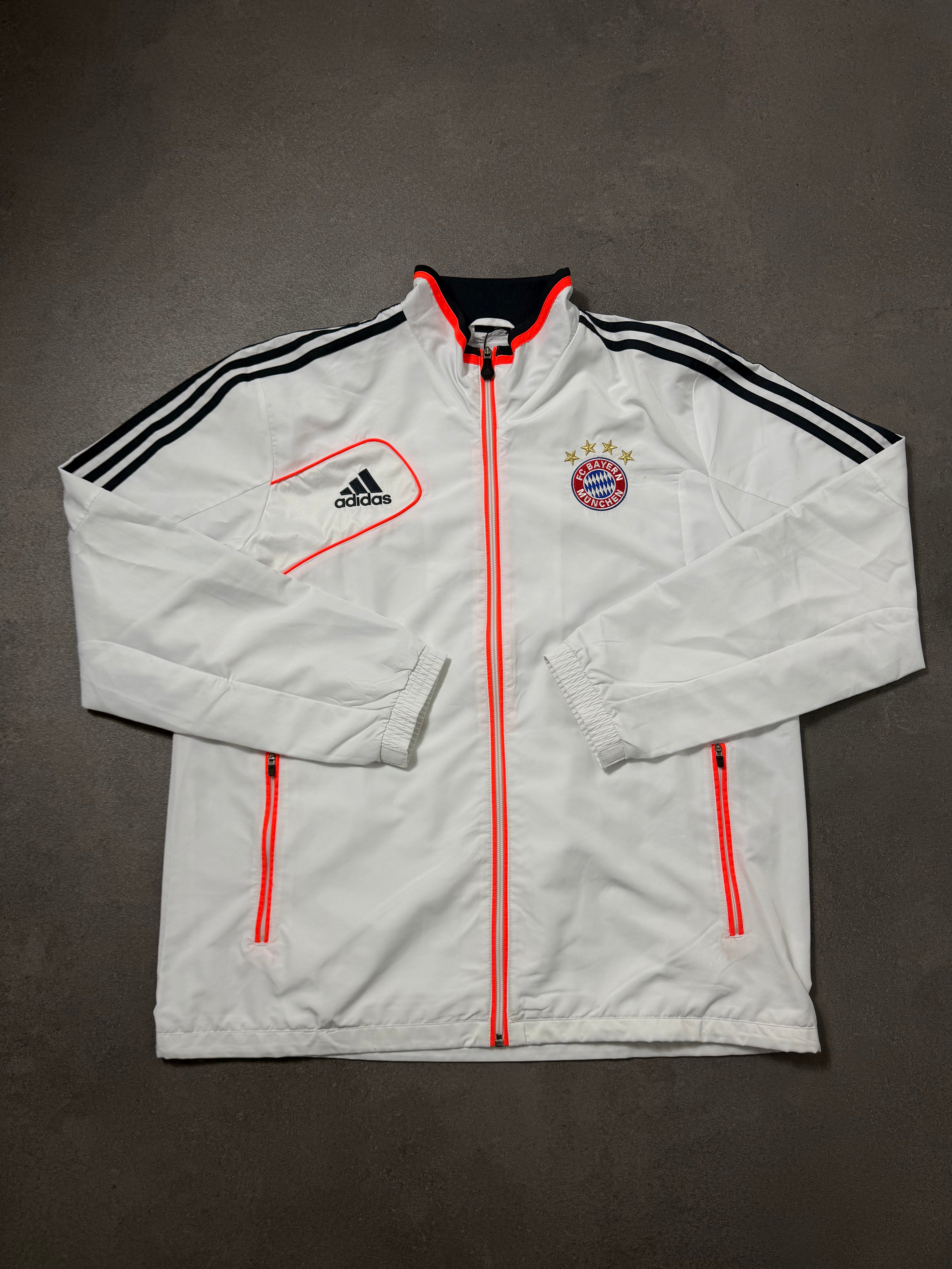FC Bayern x Adidas Tracksuit (XL)