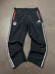 FC Bayern x Adidas Tracksuit (XL)